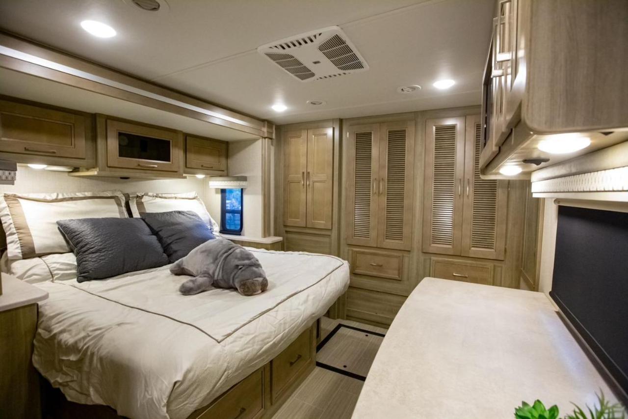 River Safaris, Stationary Class A Motorcoach, Old هوموساسا المظهر الخارجي الصورة