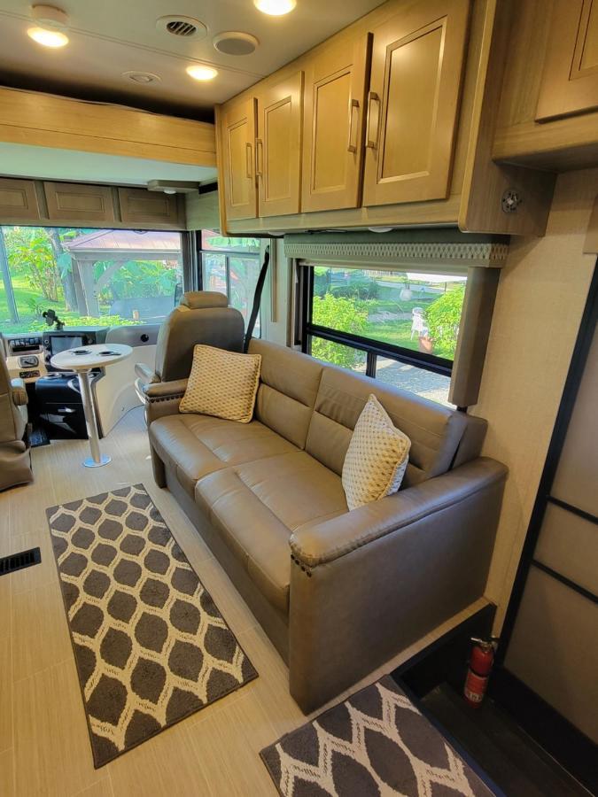River Safaris, Stationary Class A Motorcoach, Old هوموساسا المظهر الخارجي الصورة