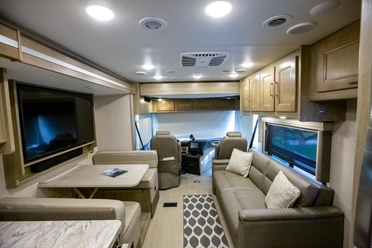 River Safaris, Stationary Class A Motorcoach, Old هوموساسا المظهر الخارجي الصورة