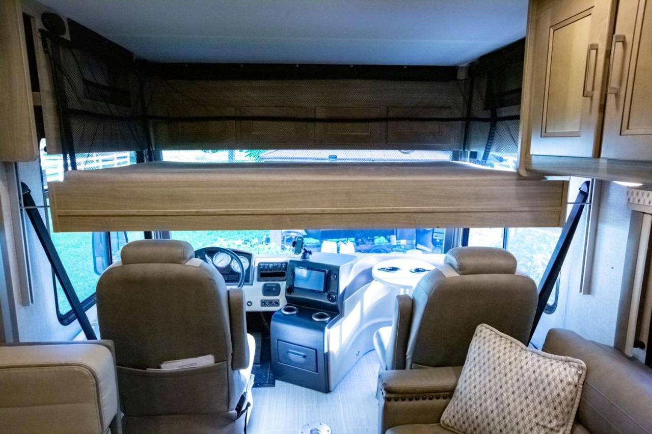 River Safaris, Stationary Class A Motorcoach, Old هوموساسا المظهر الخارجي الصورة
